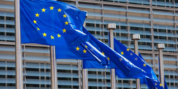 ue-atrage-in-joc-peste-80-de-miliarde-de-euro-pentru-finantarea-companiilor-tech.-ce-este-si-cum-functioneaza-mecanismul-de-investitii-lansat-de-comisia-europeana-si-bei