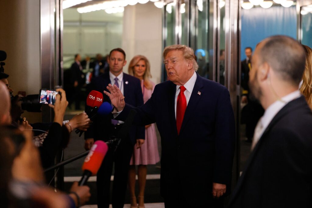 trump-a-amenintat-cu-anihilarea-iranului-in-discursul-sau-de-la-onu-sa-i-duc-in-iad?-–-hotnews.ro