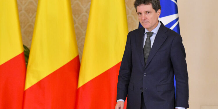 nicusor-dan,-la-cnn:-trump-are-dreptate-ca-europa-trebuie-sa-contribuie-mai-mult-la-aparare.-mesajul-pentru-sua-privind-trupele-de-la-marea-neagra