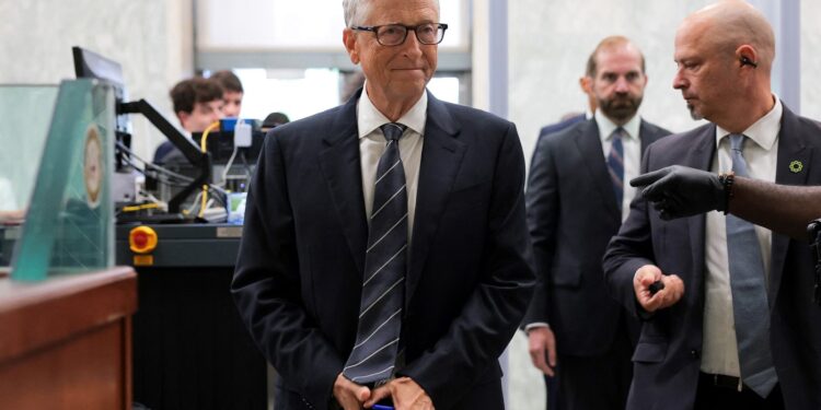 scenariul-apocaliptic-al-lui-bill-gates-despre-ai:-1-miliard-de-morti-–-hotnews.ro