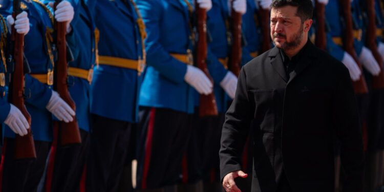 o-informatie-falsa.-biroul-lui-zelenski-neaga-informatiile-conform-carora-trump-l-a-indemnat-sa-se-intalneasca-cu-putin