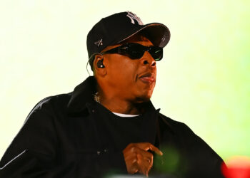 o-femeie-care-l-a-acuzat-pe-jay-z-ca-a-violat-o-cand-avea-13-ani-si-a-retras-actiunea:-nu-l-am-intalnit-niciodata-–-hotnews.ro