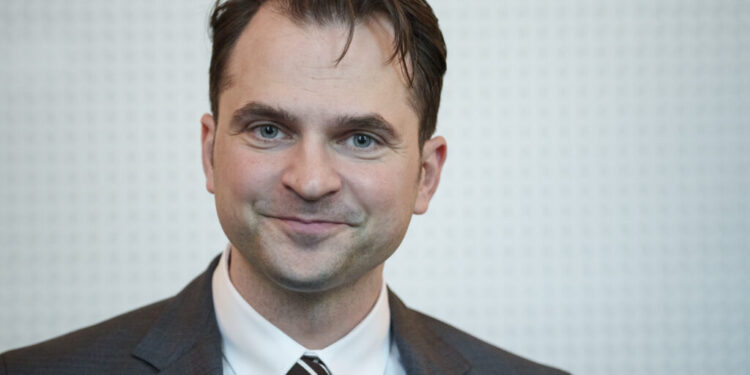 sebastian-burduja-deschide-audierile-ministrilor-in-parlament.-maine,-la-ora-14:00