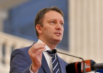 cum-vrea-siegfried-muresan-sa-i-convinga-pe-romanii-din-strainatate-sa-se-intoarca-acasa.-ce-le-promite-premierul-desemnat