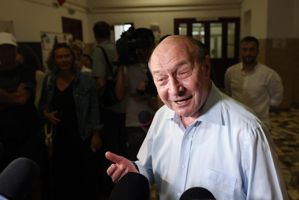 de-ce-crede-basescu-ca-pnl-s-ar-adresa-fara-succes-curtii-constitutionale-pentru-alegeri-anticipate:-nu-pot-sa-obtina-nimic-–-hotnews.ro