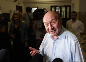 de-ce-crede-basescu-ca-pnl-s-ar-adresa-fara-succes-curtii-constitutionale-pentru-alegeri-anticipate:-nu-pot-sa-obtina-nimic-–-hotnews.ro