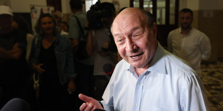 de-ce-crede-basescu-ca-pnl-s-ar-adresa-fara-succes-curtii-constitutionale-pentru-alegeri-anticipate:-nu-pot-sa-obtina-nimic-–-hotnews.ro