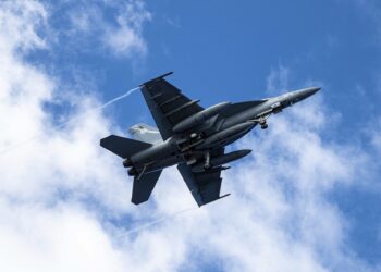 alerta-aeriana-la-granita-doua-avioane-de-vanatoare-f-18,-trimise-sa-monitorizeze-o-drona-–-hotnews.ro