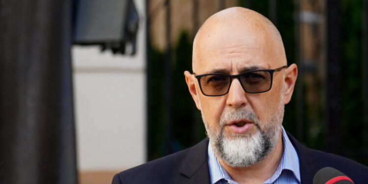 nu-din-cauza-extraterestrilor,-ci-din-cauza-noastra”.-kelemen-hunor,-lectie-dura-in-parlament