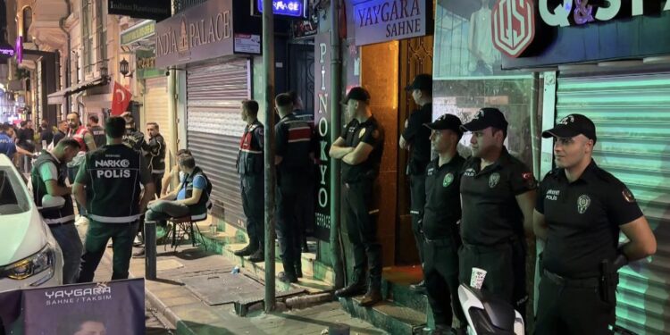 turcia-continua-campania-de-reprimare-impotriva-comunitatii-lgbt:-inchide-un-portal-de-stiri-pentru-continut-de-propaganda-–-hotnews.ro