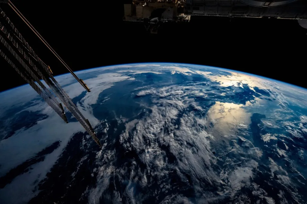 un-telescop-legendar-al-nasa-de-aproape-1500-kg-va-cadea-pe-pamant-in-cateva-saptamani,-dupa-o-misiune-de-salvare-esuata-–-hotnews.ro