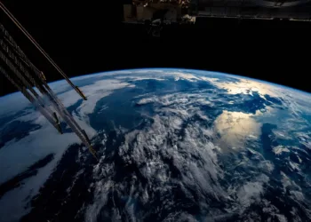 un-telescop-legendar-al-nasa-de-aproape-1500-kg-va-cadea-pe-pamant-in-cateva-saptamani,-dupa-o-misiune-de-salvare-esuata-–-hotnews.ro