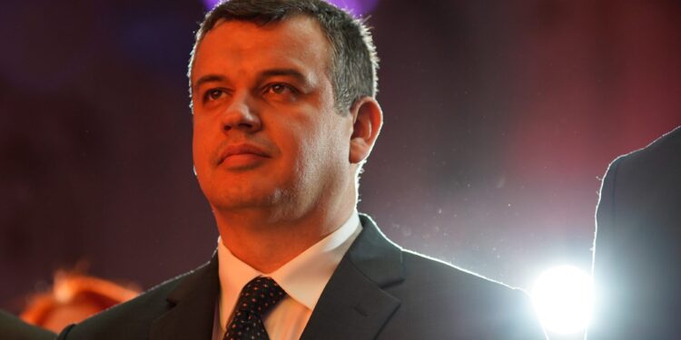 raspunsul-lui-eugen-tomac,-intrebat-daca-mai-e-pe-lista-lui-nicusor-dan-de-posibili-premieri-romania-nu-isi-mai-permite-nici-o-zi-sa-prelungeasca-criza-–-hotnews.ro