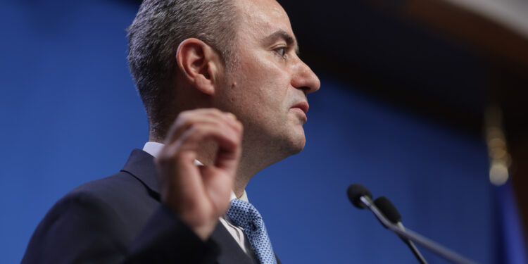 ministrul-finantelor,-dupa-verdictul-dat-de-standard-&-poors:-cumpana-nu-a-trecut-–-hotnews.ro