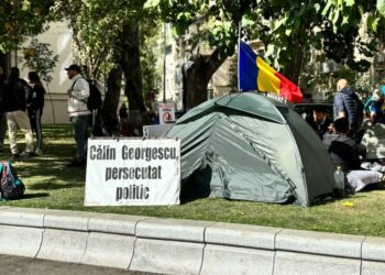 zeci-de-amenzi-la-protestul-din-fata-sediului-arestului-central
