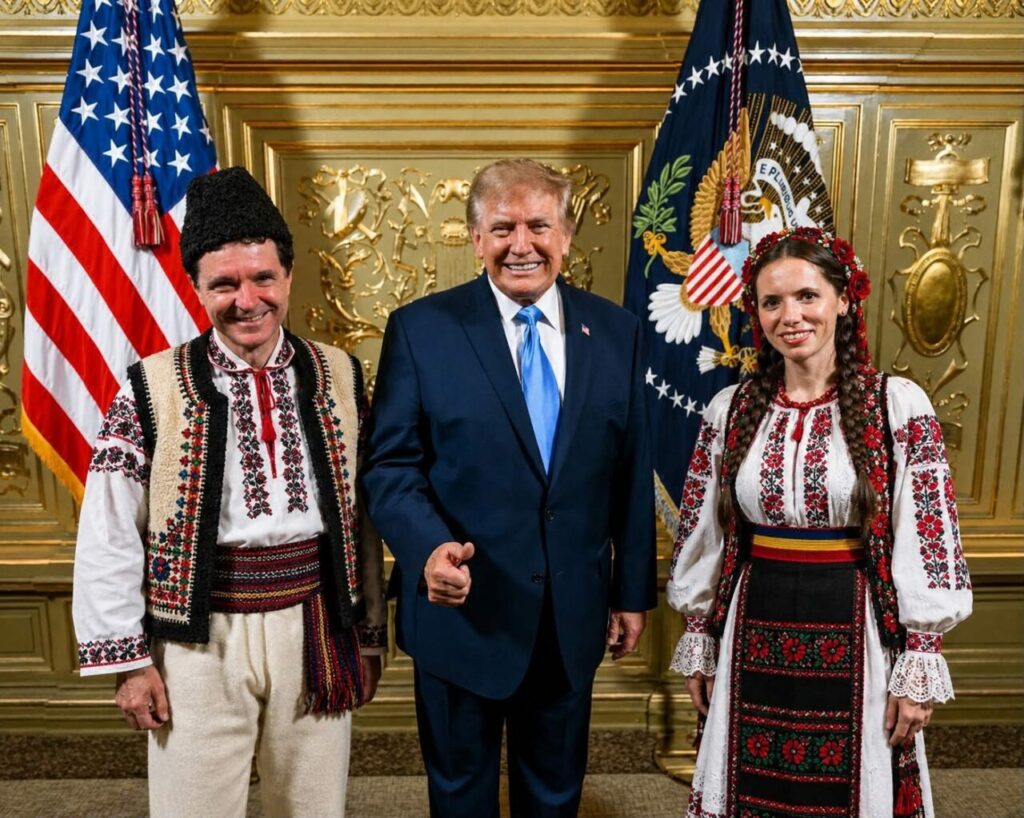 dupa-controversata-fotografie-a-lui-nicusor-dan-cu-donald-trump,-internetul-s-a-umplut-de-poze-cu-presedintele-american-in-diferite-ipostaze.-gandul-prezinta-colectia-de-glume