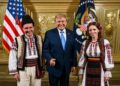 dupa-controversata-fotografie-a-lui-nicusor-dan-cu-donald-trump,-internetul-s-a-umplut-de-poze-cu-presedintele-american-in-diferite-ipostaze.-gandul-prezinta-colectia-de-glume