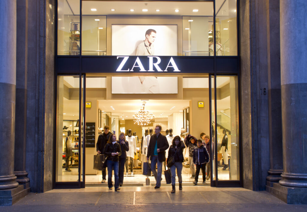 zara-retrage-de-la-vanzare-un-costum-de-halloween-care-seamana-cu-uniforma-purtata-de-detinutii-din-lagarele-de-concentrare-–-hotnews.ro