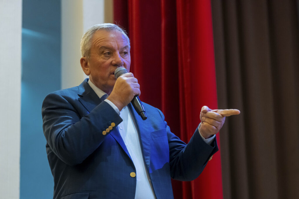 primarul-care-a-spus-ca-este-tinut-prizonier-in-psd,-criticat-de-liderul-filialei-din-judet:-exista-o-limita-–-hotnews.ro