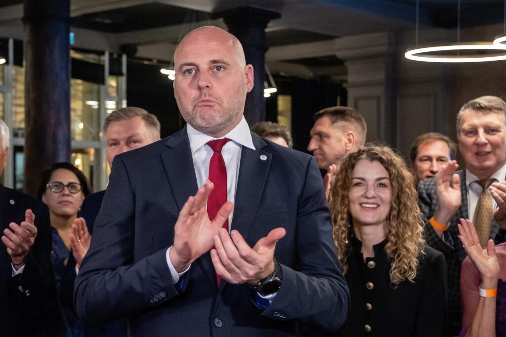 partidul-premierului-kulbergs,-dat-de-exit-polluri-castigator-detasat-al-alegerilor-parlamentare-din-letonia:-nu-ma-asteptam-la-un-asemenea-rezultat-–-hotnews.ro