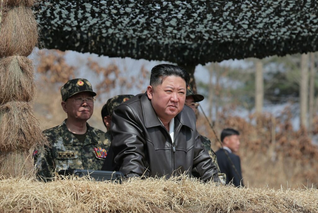 coreea-de-nord-sustine-ca-a-testat-o-racheta-cu-ia-care-poate-sa-zboare-in-mai-multe-moduri-si-sa-si-schimbe-traiectoria