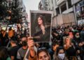 ce-vad-europenii-la-stiri-nu-este-iranul-adevarat-o-scriitoare-iraniana,-a-carei-matusa-a-fost-executata-la-18-ani,-vorbeste-despre-partea-mai-putin-vizibila-a-tarii-sale-–-hotnews.ro
