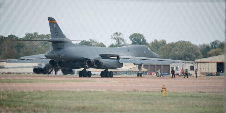 sua-si-a-retras-toate-bombardierele-de-la-baza-raf-fairford-–-hotnews.ro