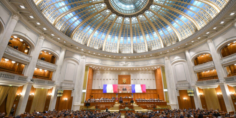 scenariul-de-cosmar-pentru-romania:-parlament-dizolvat,-presedinte-suspendat-si-guvern-interimar.-ce-se-intampla-daca-cele-trei-crize-se-suprapun