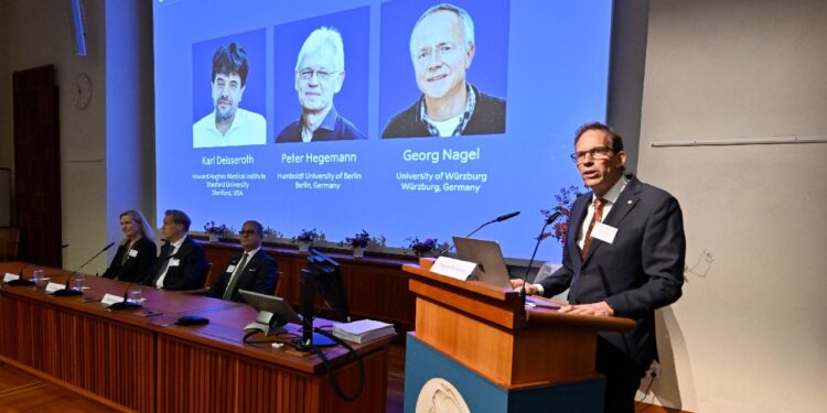 trei-cercetatori-au-castigat-nobelul-pentru-medicina-2026.-ce-este-optogenetica