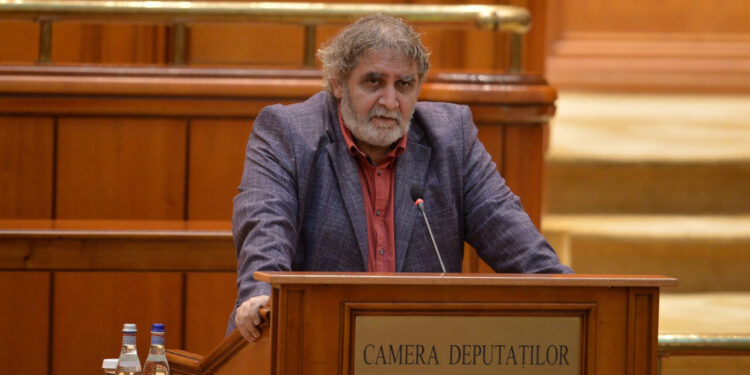 varujan-pambuccian,-liderul-grupului-minoritatilor-nationale,-face-apel-la-parlamentari-sa-ia-o-decizie,-indiferent-de-ceea-ce-dicteaza-conducerea-partidelor