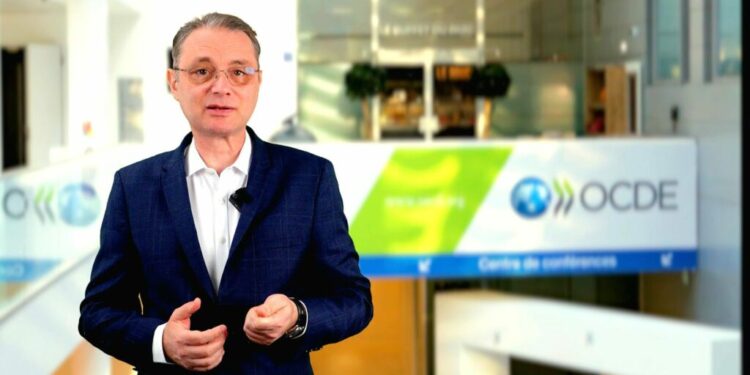 ce-avere-are-luca-niculescu,-premierul-desemnat-de-nicusor-dan.-apartamente-in-bucuresti-si-mangalia,-casa-de-vacanta-si-bani-in-conturi