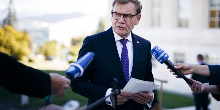 important-ministru-german,-despre-planurile-lui-putin:-„daca-asta-a-fost-cea-mai-mare-catastrofa,-atunci-probabil-ca-vrea-sa-o-inverseze”-–-hotnews.ro