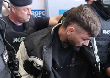 principalul-suspect-in-cazul-tinerei-gasite-moarte-intr-o-valiza-pe-raul-olt-a-fost-adus-in-tara