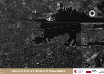 un-obiect-deosebit-de-interesant-noua-arma-pe-care-china-o-construieste-intr-un-port,-surprinsa-de-un-satelit-spion-polonez,-recent-lansat-–-hotnews.ro