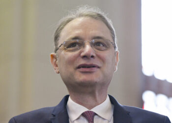 luca-niculescu-anunta-elaborarea-planului-de-guvernare.-care-sunt-preocuparile-premierului-desemnat:-romania-nu-are-nevoie-sa-o-ia-de-fiecare-data-de-la-zero