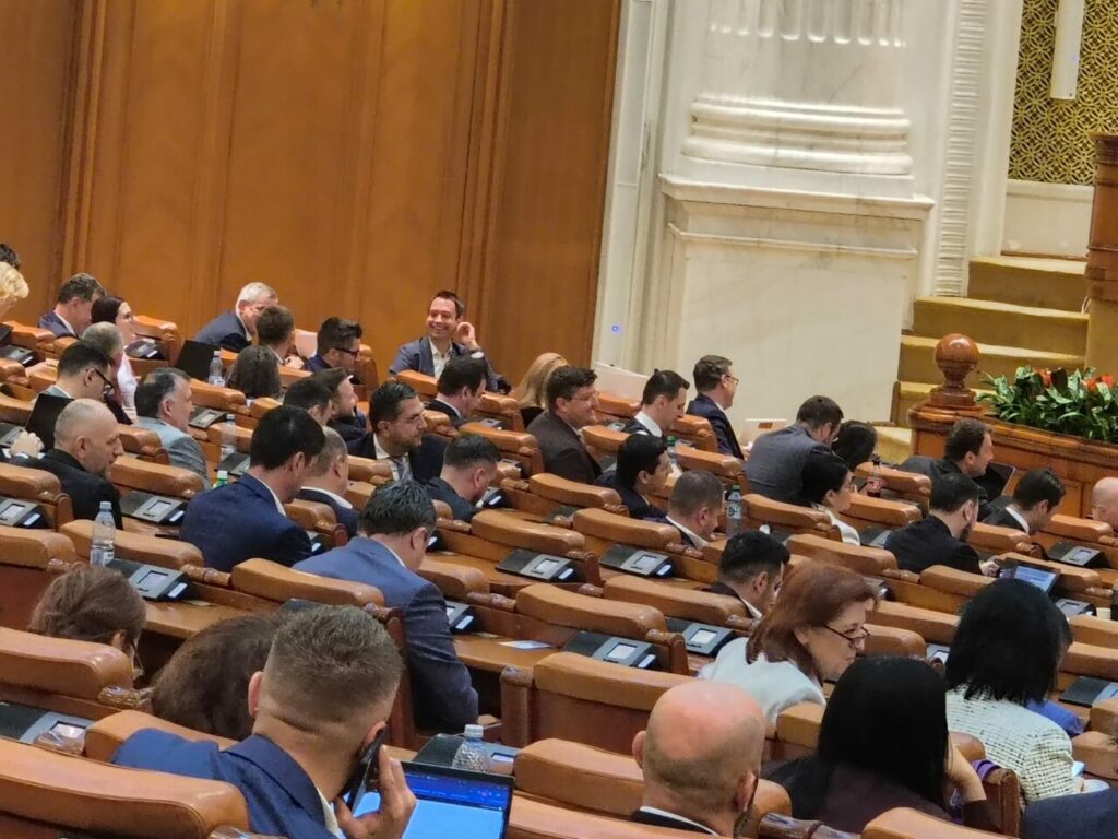 deputatul-alexandru-dimitriu-(usr)-sustine-cu-tarie-taria,-dar-spune-ca-productia-nu-trebuie-incurajata.-adrian-caciu-ii-transmite-sa-puna-mana-pe-carte