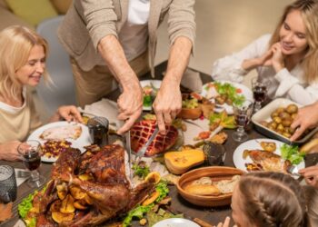 eurostat-|-18,1%-dintre-romani-nu-isi-permit-o-masa-cu-carne-o-data-la-doua-zile.-romania,-codasa-si-la-alte-capitole