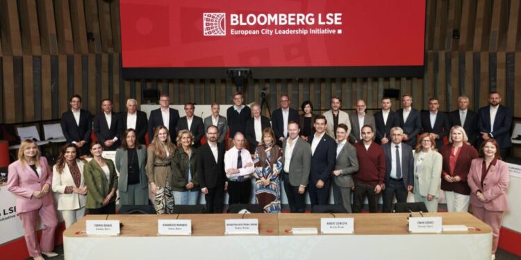 bucurestiul,-inclus-pentru-prima-data-in-programul-de-formare-al-lui-michael-bloomberg.-ciucu:-voi-primi-asistenta-pentru-dezvoltarea-unor-politici-de-mobilitate