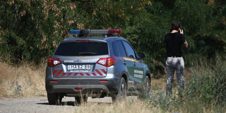 un-roman-este-acuzat-in-ungaria-ca-a-tinut-un-barbat-ca-slav-–-hotnews.ro