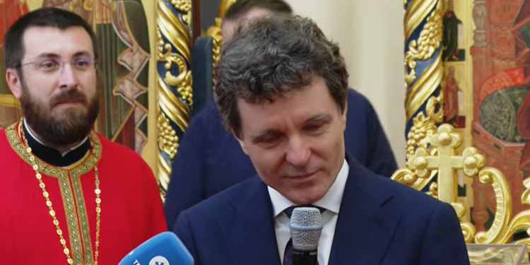 nicusor-dan-a-mers-la-biserica-inainte-de-consultarea-dintre-luca-niculescu-si-partide