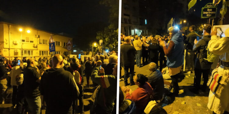 a-opta-noapte-de-proteste-in-fata-arestului-central,-unde-este-inchis-calin-georgescu