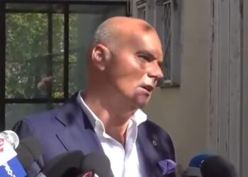 rares-bogdan,-primele-declaratii-la-iesirea-de-la-dna.-europarlamentarul-sustine-ca-s-a-vazut-cu-functionarul-pe-care-omul-de-afaceri-bogos-voia-sa-l-demita,-la-el-acasa:-„era-strict-sa-ascult-o-situatie-de-posibil-abuz”