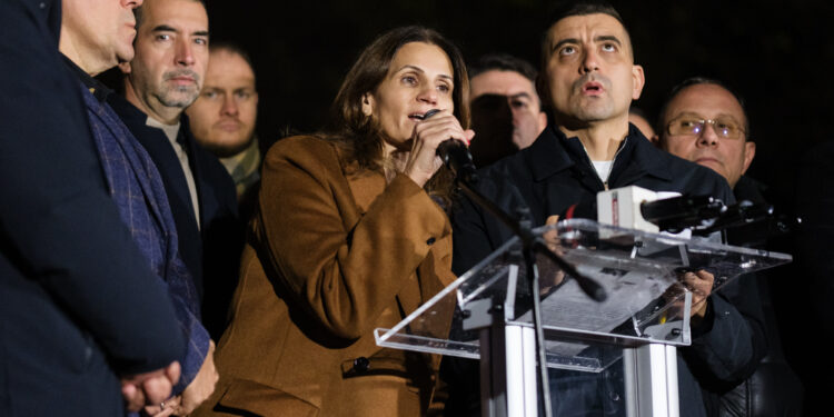 scandal-in-direct-intre-george-simion-si-anca-alexandrescu-ce-ai-de-faci-asa?-/-nu-ti-e-rusine?-–-hotnews.ro