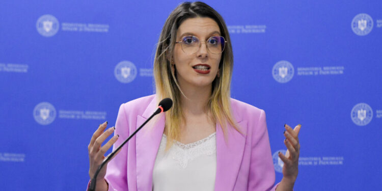 diana-buzoianu,-intalnire-cu-sefii-fras.-ce-masuri-se-pregatesc-pentru-evenimentele-auto-din-orase