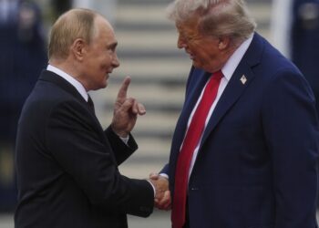 trump,-anunt-soc:-permite-rusiei-sa-vanda-imediat-3000000-de-tone-de-motorina-si-vorbeste-de-rafinariile-rusesti-/-reactia-lui-volodimir-zelenski-–-hotnews.ro