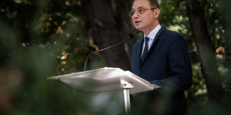 luca-niculescu:-va-exista-o-indexare-a-pensiilor-in-2027.-ce-spune-despre-salarii-si-masurile-de-relansare-economica