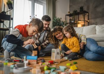 50-de-obiceiuri-mici-care-te-ajuta-sa-cresti-un-copil-fericit-si-pregatit-pentru-viata-–-hotnews.ro
