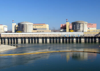 centrala-de-la-cernavoda-ramane-complet-oprita-din-cauza-nivelului-prea-mic-al-dunarii.-ce-transmite-nuclearelectrica-cu-privire-la-siguranta-nucleara