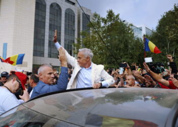 calin-georgescu,-nou-mesaj-din-arest-pentru-sustinatorii-sai:-nici-distanta,-nici-zidurile-nu-pot-desparti-oamenii