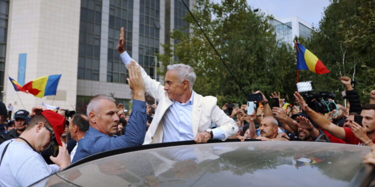 calin-georgescu,-nou-mesaj-din-arest-pentru-sustinatorii-sai:-nici-distanta,-nici-zidurile-nu-pot-desparti-oamenii